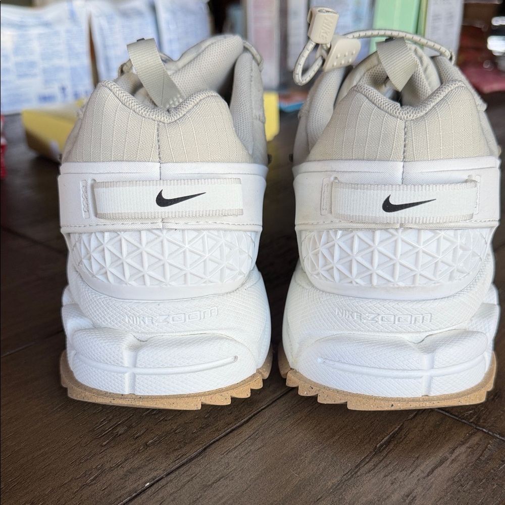Nike Zoom Vomero Sneakers in Cream and Tan - Picture 11 of 13